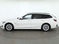 Gebraucht BMW 330e Sport Line 252 PS (185 kW) 2022 Weiß Kombi