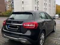 Gebraucht Mercedes GLA200 136 PS (100 kW) 2018 Schwarz SUV