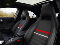 Gebraucht Mercedes A180 122 PS (89 kW) 2015 Weiß Limousine