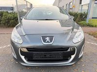 Gebraucht Peugeot 308 Active 120 PS (88 kW) 2012 Grau Limousine