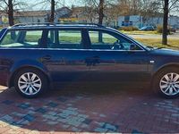 Usata VW Passat 131 CV (96 kW) 2003 Blu Station wagon