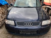 Second-hand Audi A3 101 CP (74 kW) 1999 Albastru Hatchback