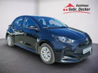 Gebraucht Toyota Yaris Basis 72 PS (52 kW) 2022 Mysticschwarz mica Kleinwagen