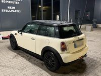 Usata Mini Cooper D 110 CV (80 kW) 2008 Beige Utilitaria