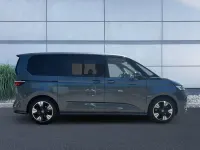 Gebraucht VW Multivan Life 150 PS (110 kW) 2025 Indiumgrau metallic Van / Kleinbus
