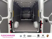 Gebraucht VW Crafter 140 PS (102 kW) 2024 Weiss Van