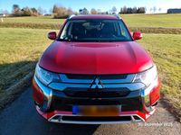 Gebraucht Mitsubishi Outlander P-HEV 99 PS (72 kW) 2021 Rot SUV