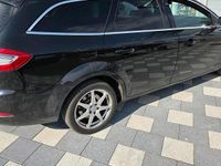 Gebraucht Ford Mondeo 140 PS (102 kW) 2013 Schwarz Kombi