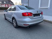 Gebraucht VW Jetta Comfortline 105 PS (77 kW) 2012 Silber Limousine