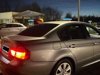 Gebraucht BMW 318 143 PS (105 kW) 2011 Grau Limousine
