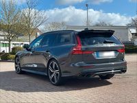 Gebraucht Volvo V60 R-Design 326 PS (239 kW) 2019 Grau Kombi