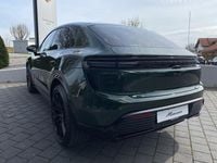 Neu Porsche Macan Turbo 469 kW (639 PS) 2026 Grün SUV