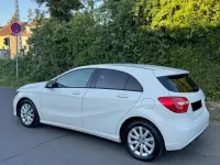 Gebraucht Mercedes A180 Night 122 PS (89 kW) 2013 Weiß Kleinwagen