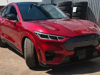 Usata Ford Mustang Mach-E 358 kW (487 CV) 2024 Rosso SUV