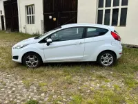 Gebraucht Ford Fiesta 65 PS (47 kW) 2014 Weiß Kleinwagen