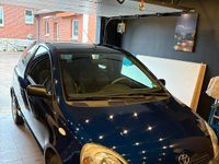 Gebraucht Toyota Yaris 69 PS (50 kW) 2002 Blau Kleinwagen