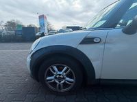 Gebraucht Mini Cooper 75 PS (55 kW) 2011 Weiß Kleinwagen