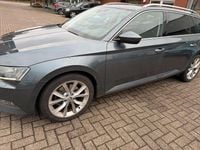 Gebraucht Skoda Superb 150 PS (110 kW) 2019 Grün Kombi