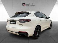 gebraucht Maserati Levante TROFEO MY23 V8 580PS AWD Bianco&Nero