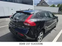 Gebraucht Volvo V40 Kinetic 120 PS (88 kW) 2016 Schwarz Limousine