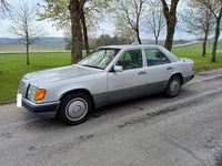 Gebraucht Mercedes E230 132 PS (97 kW) 1990 Silber Limousine