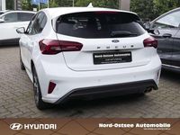 Gebraucht Ford Focus ST-Line X 155 PS (114 kW) 2024 Weiss frostweiß Limousine