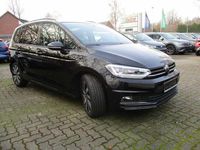 Gebraucht VW Touran Highline 150 PS (110 kW) 2025 Deepblack Van / Kleinbus