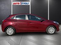 Gebraucht Hyundai i30 Classic 101 PS (74 kW) 2015 Rot Limousine