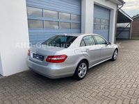 Gebraucht Mercedes E220 Avantgarde 170 PS (125 kW) 2011 Silber Limousine