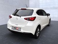 Gebraucht Mazda 2 Exclusive-Line 90 PS (66 kW) 2022 Snowflake white pearl (metallic) Limousine