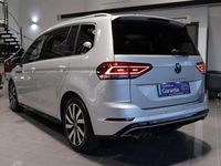 Gebraucht VW Touran Highline 150 PS (110 kW) 2022 Reflexsilber metallic Van / Kleinbus