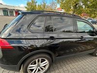 Gebraucht VW Tiguan Trendline 125 PS (91 kW) 2016 Schwarz SUV