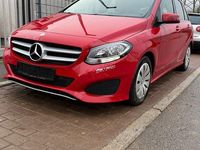Gebraucht Mercedes B200 136 PS (100 kW) 2015 Rot Van / Kleinbus