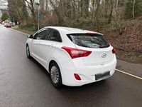 Gebraucht Hyundai i30 101 PS (74 kW) 2017 Weiß Limousine