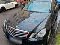 Gebraucht Mercedes E220 170 PS (125 kW) 2011 Schwarz Kleinwagen