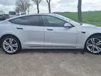 Usata Tesla Model S 386 kW (525 CV) 2017 Argento Utilitaria