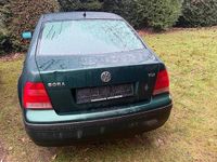 Second-hand VW Bora 90 CP (66 kW) 2002 Verde Berlinǎ