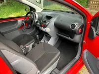Gebraucht Toyota Aygo 68 PS (50 kW) 2010 Rot Kleinwagen