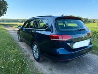 Gebraucht VW Passat 150 PS (110 kW) 2015 Blau Kombi