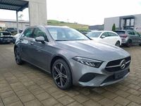 Gebraucht Mercedes A250 163 PS (119 kW) 2024 Metalliclack mountaingrau Limousine