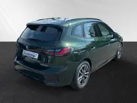 Gebraucht BMW 220 M Sport 163 PS (119 kW) 2025 Sanremo green metallic Coupé
