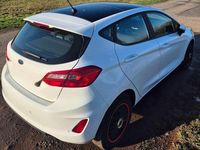 Gebraucht Ford Fiesta Cool & Connect 101 PS (74 kW) 2019 Weiß Limousine