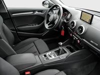 Gebraucht Audi A3 Sport 116 PS (85 kW) 2017 Grau Limousine