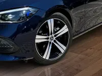 Gebraucht Mercedes C200 Avantgarde 204 PS (150 kW) 2023 Blau Limousine