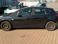 Gebraucht Opel Astra Sport 101 PS (74 kW) 2013 Schwarz Limousine
