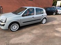 Gebraucht Renault Clio II 75 PS (55 kW) 2004 Silber Kleinwagen
