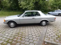 Gebraucht Mercedes 230 136 PS (100 kW) 1983 Silber Coupé
