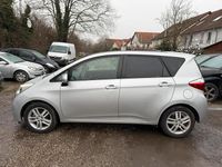 Gebraucht Toyota Verso-S 66 PS (48 kW) 2012 Silber Van / Kleinbus