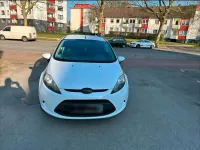 Gebraucht Ford Fiesta 60 PS (44 kW) 2009 Weiß Kleinwagen