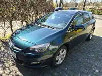 Gebraucht Opel Astra Edition 140 PS (102 kW) 2014 Grün Kombi